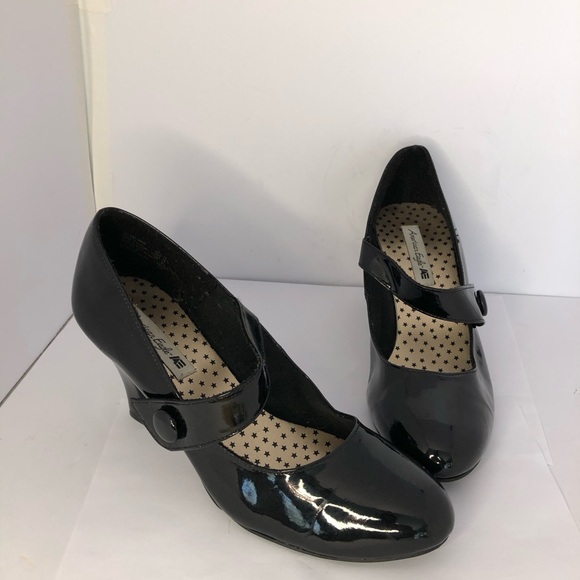 American Eagle Outfitters Shoes - American Eagle Outfitter Black Patent Mary Jane Heels 10 Whimsigoth Classic